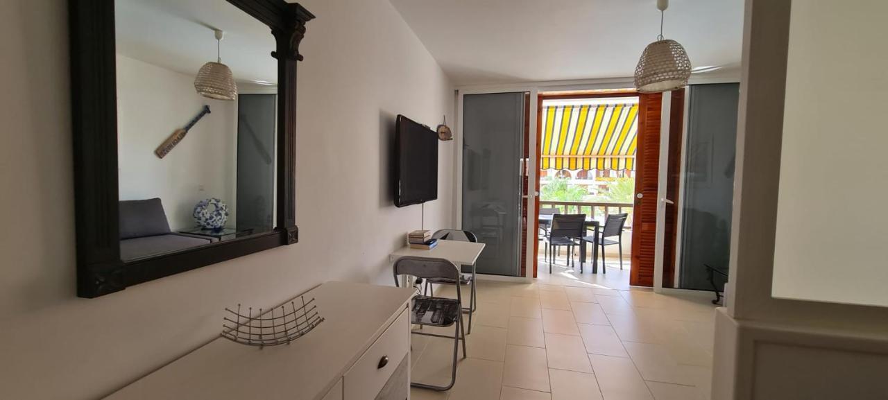 Parque Santiago 3 Studio Apartment Арона Екстериор снимка