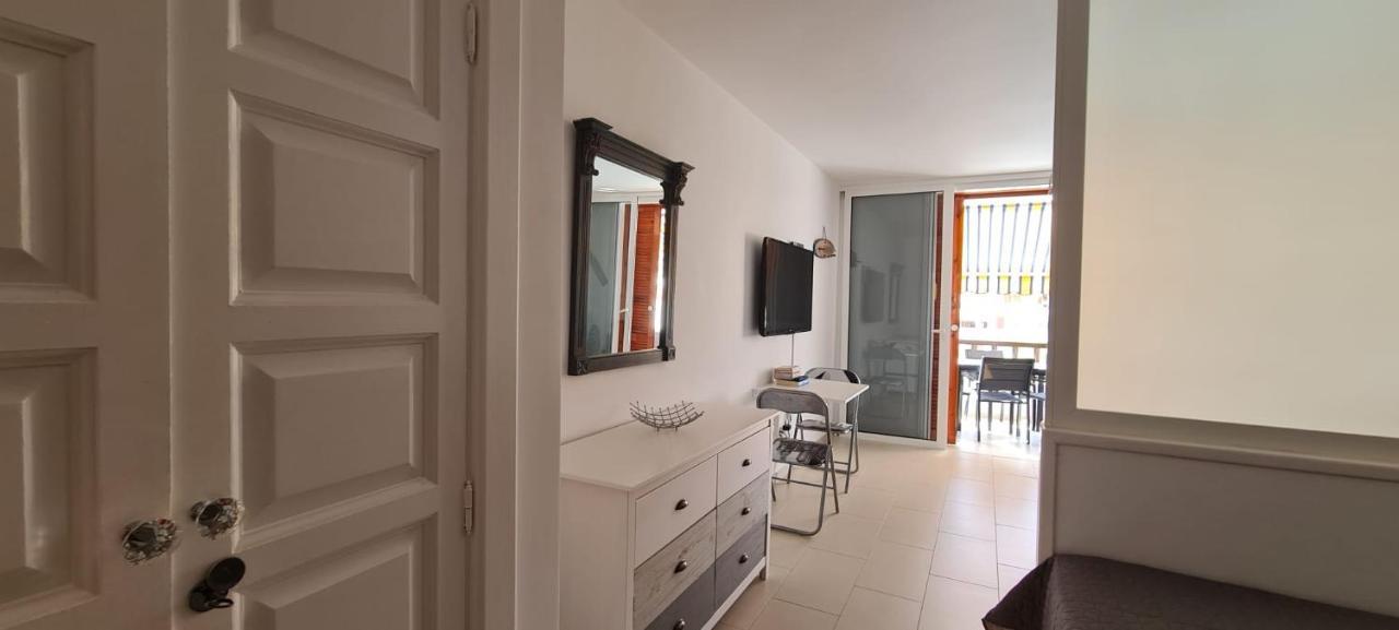 Parque Santiago 3 Studio Apartment Арона Екстериор снимка